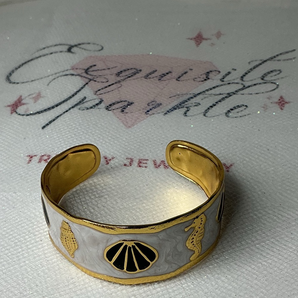 🌊Coastal Gold Tone White & Black Enamel Seahorse Seashell Cuff Bracelet